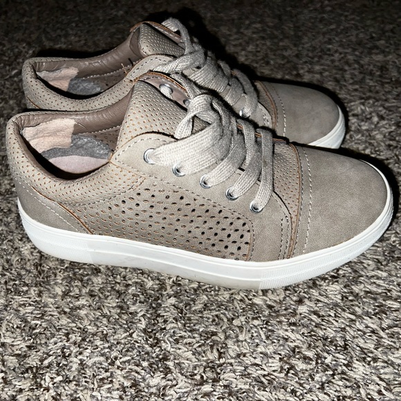 Soda brand, size 6.5 - Picture 3 of 3
